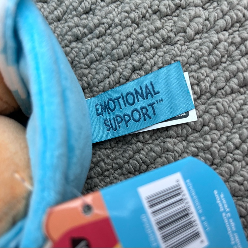 New Emotional Support Hot Dogs Plush
Cute
Funny
Gift
What Do You Meme - Picture 8 of 12